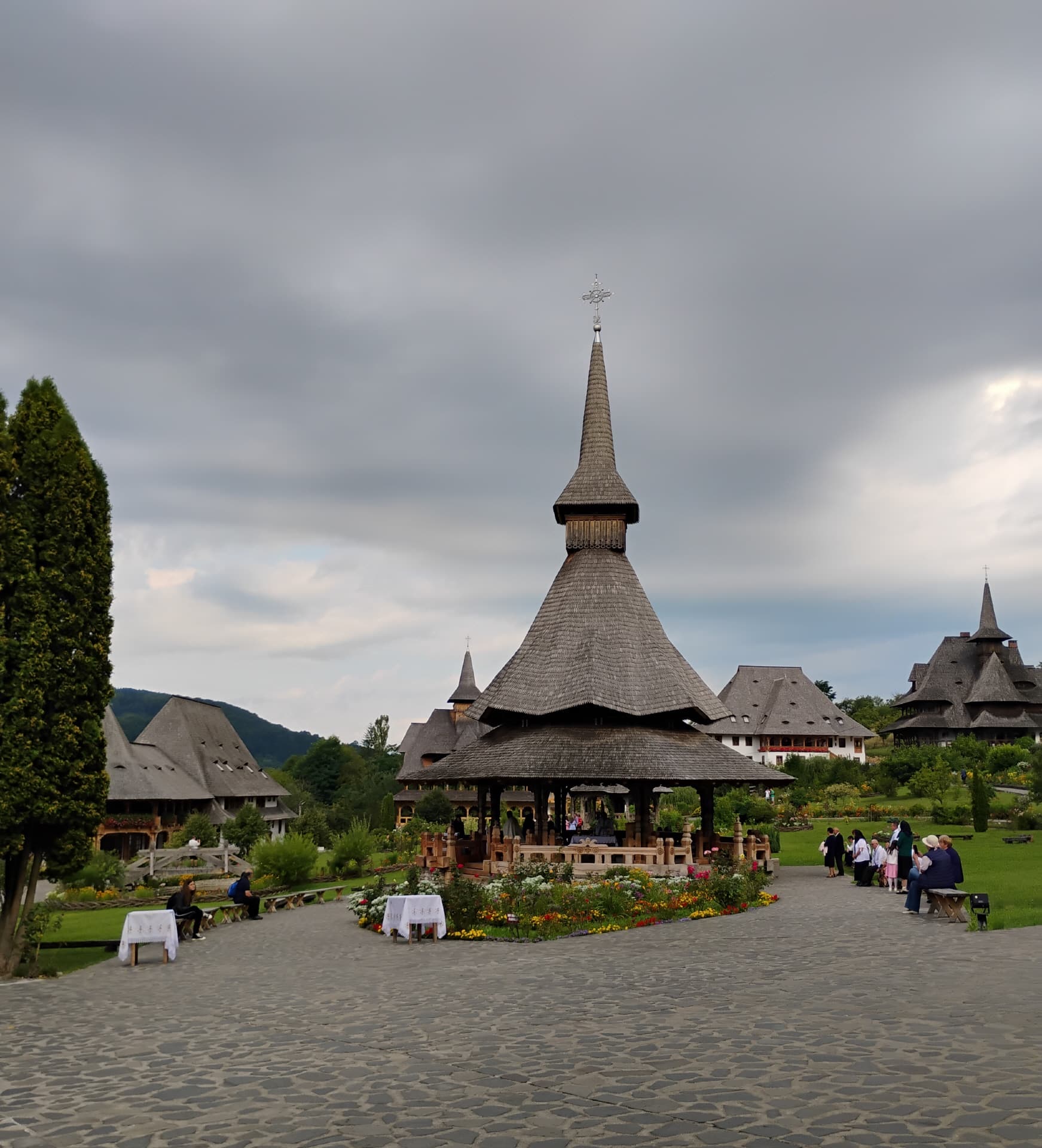 Am Kloster Barsana